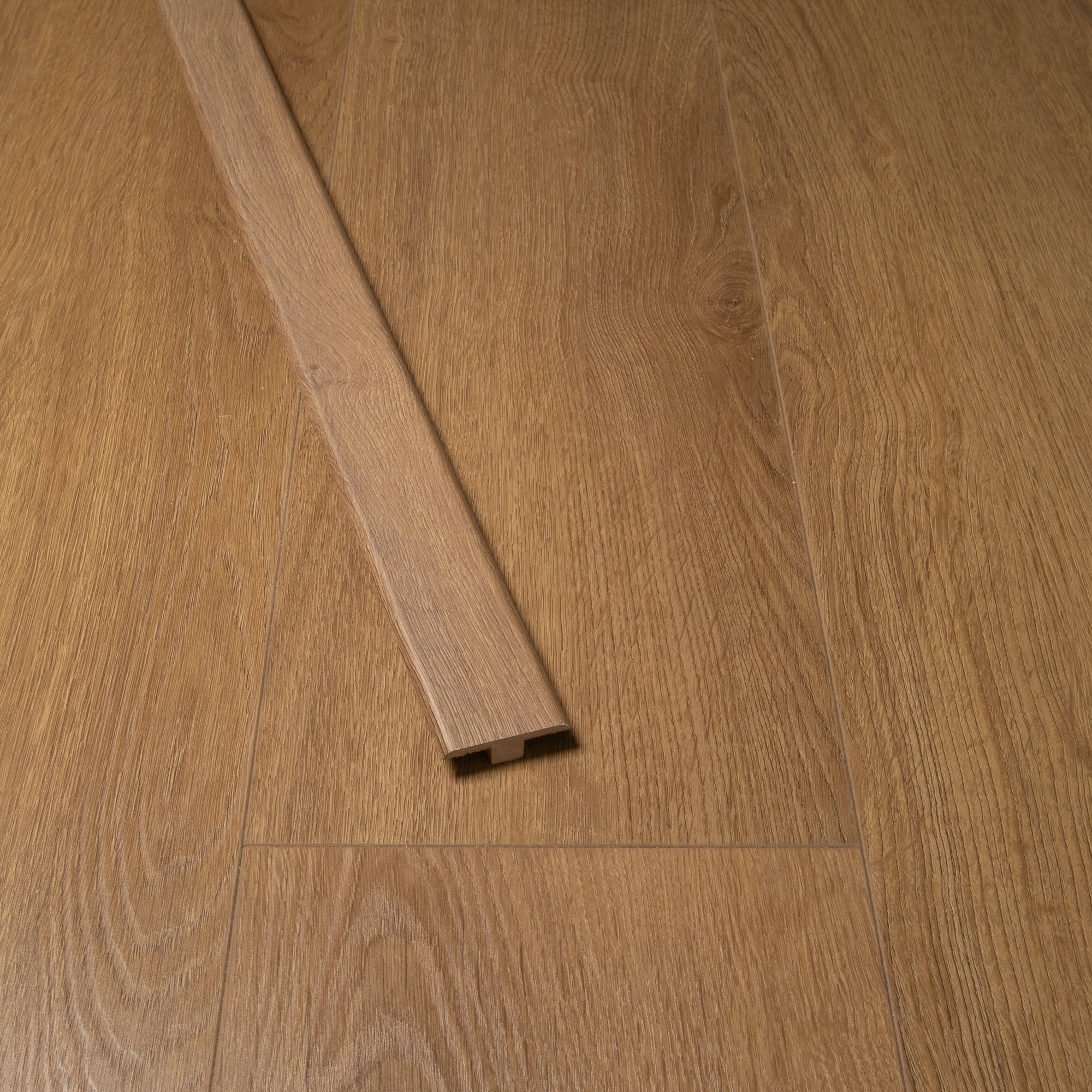 Arista T-Molding